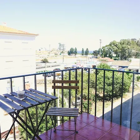 Spacious Apartment- Close To Beach And Town Centre Casa de hóspedes