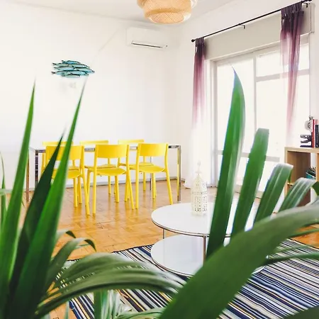 Spacious Apartment- Close To Beach And Town Centre * Lagos