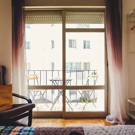 Spacious Apartment- Close To Beach And Town Centre Lagos