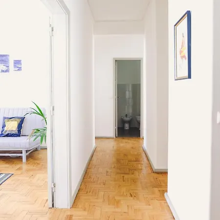 Spacious Apartment- Close To Beach And Town Centre Casa de hóspedes