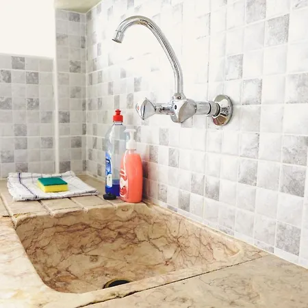 Spacious Apartment- Close To Beach And Town Centre Гостевой дом *
